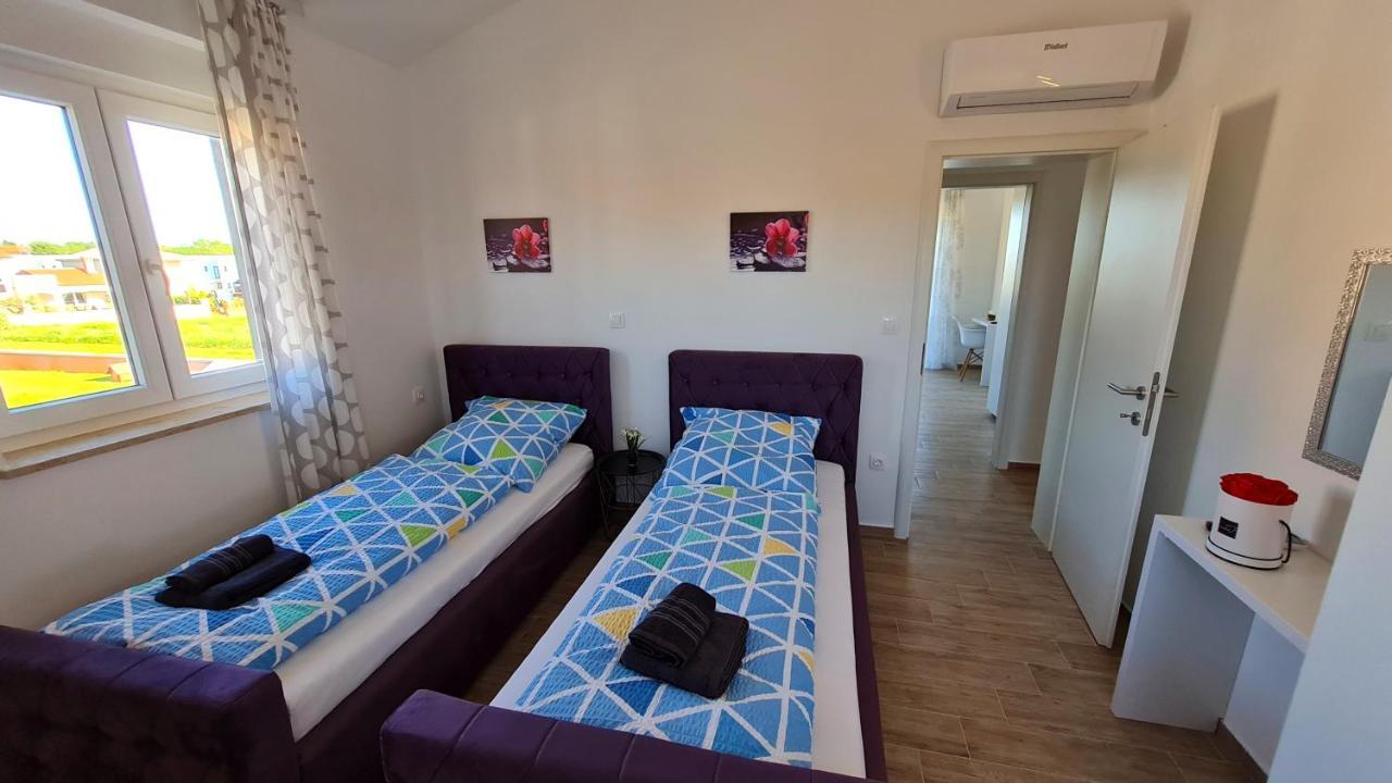 Villa Robert Kaštelir מראה חיצוני תמונה