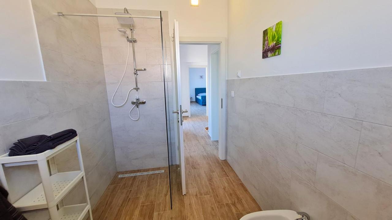 Villa Robert Kaštelir מראה חיצוני תמונה