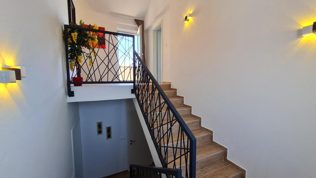 Villa Robert Kaštelir מראה חיצוני תמונה