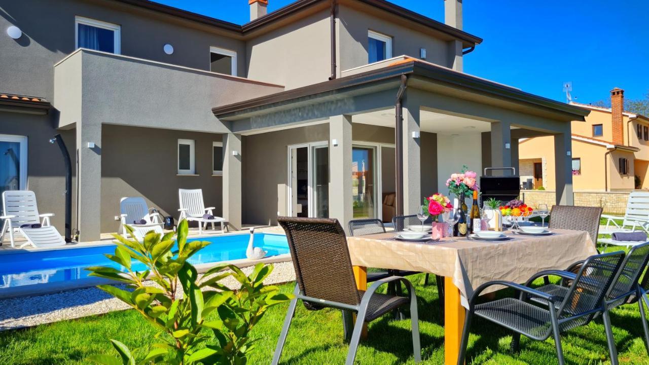Villa Robert Kaštelir מראה חיצוני תמונה